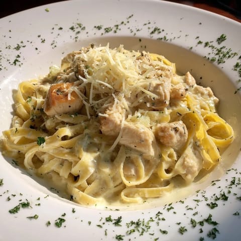 Creamy Chicken Fettuccine Alfredo
